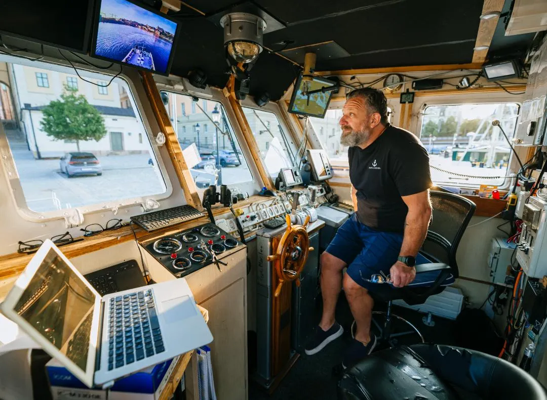 Watertaxi crossing Lake Mälaren toward Drottningholm aboard M/S Hamnskär